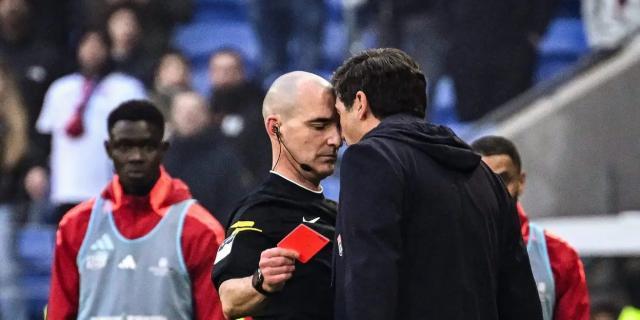 B体育体育直播-“疯”塞卡冲冠一怒向裁判，只因心系俄乌形势？