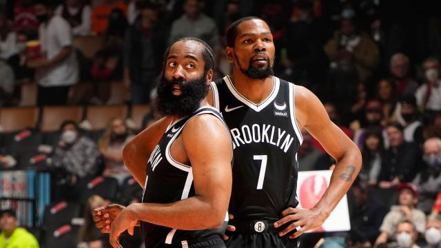 B体育体育直播-【现场】KD38分却变成空砍 进攻受限哈登避谈吹罚