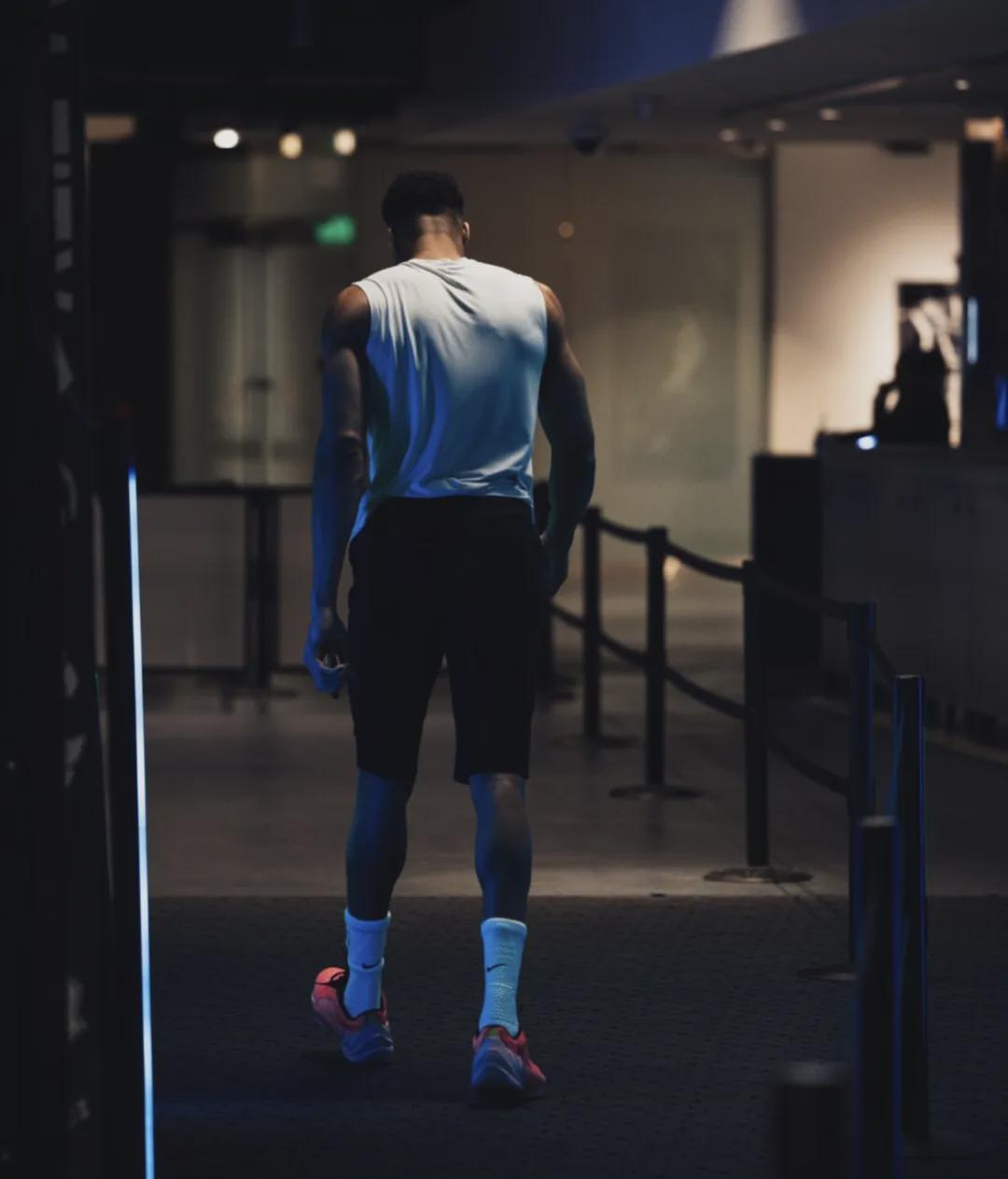 B体育数据中心-4年4次最佳一阵+2次票王，却只赢过一轮系列赛！他也开始变老了？