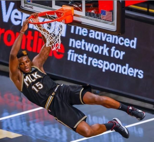 B体育体育直播-【观察】新一代老鹰来袭！再拿两胜锁定东部第四