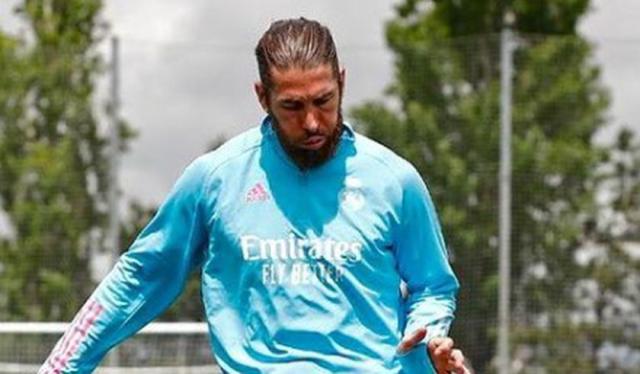 B体育数据中心-西媒：拉莫斯听从家人劝说 或降薪与皇马续约两年