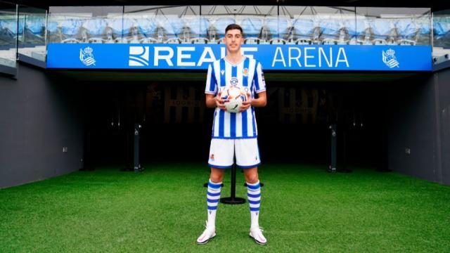 B体育手机客户端-【西甲冬窗】皇萨门庭冷落 塞维黄潜逆市淘宝